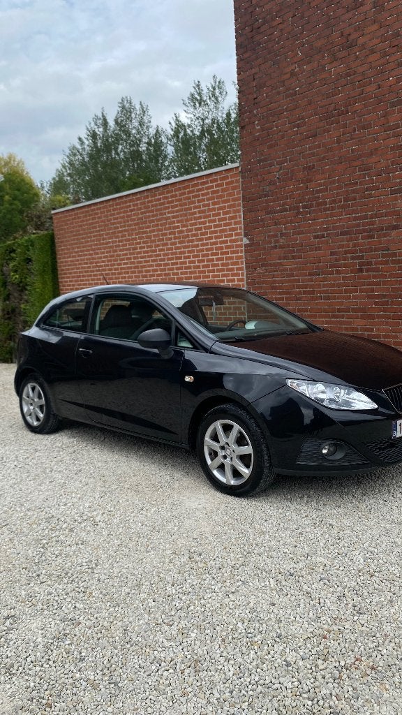 Seat Ibiza 2010 1.4 essence, Autos, Seat, Particulier, Ibiza, Airbags, Air conditionné, Verrouillage central, Capteur de stationnement