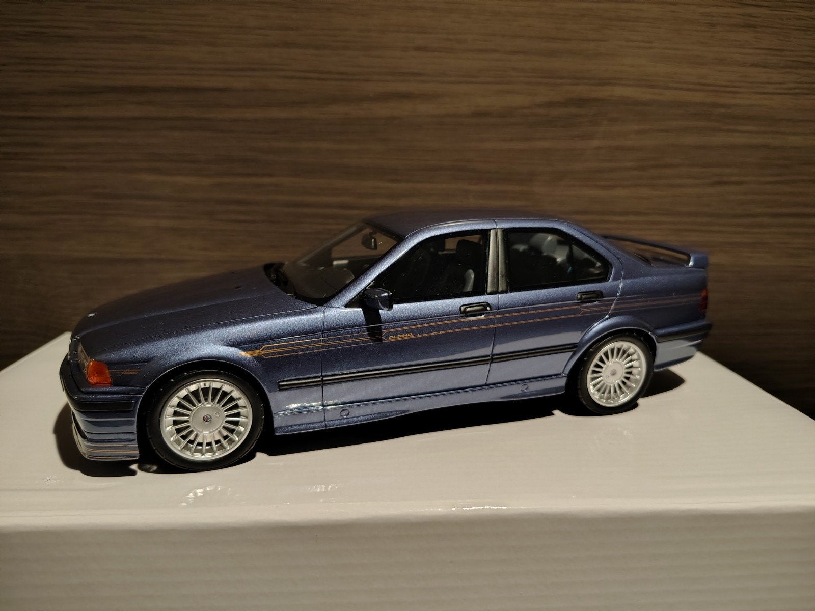 BMW Alpina B6 1/18, Enlèvement