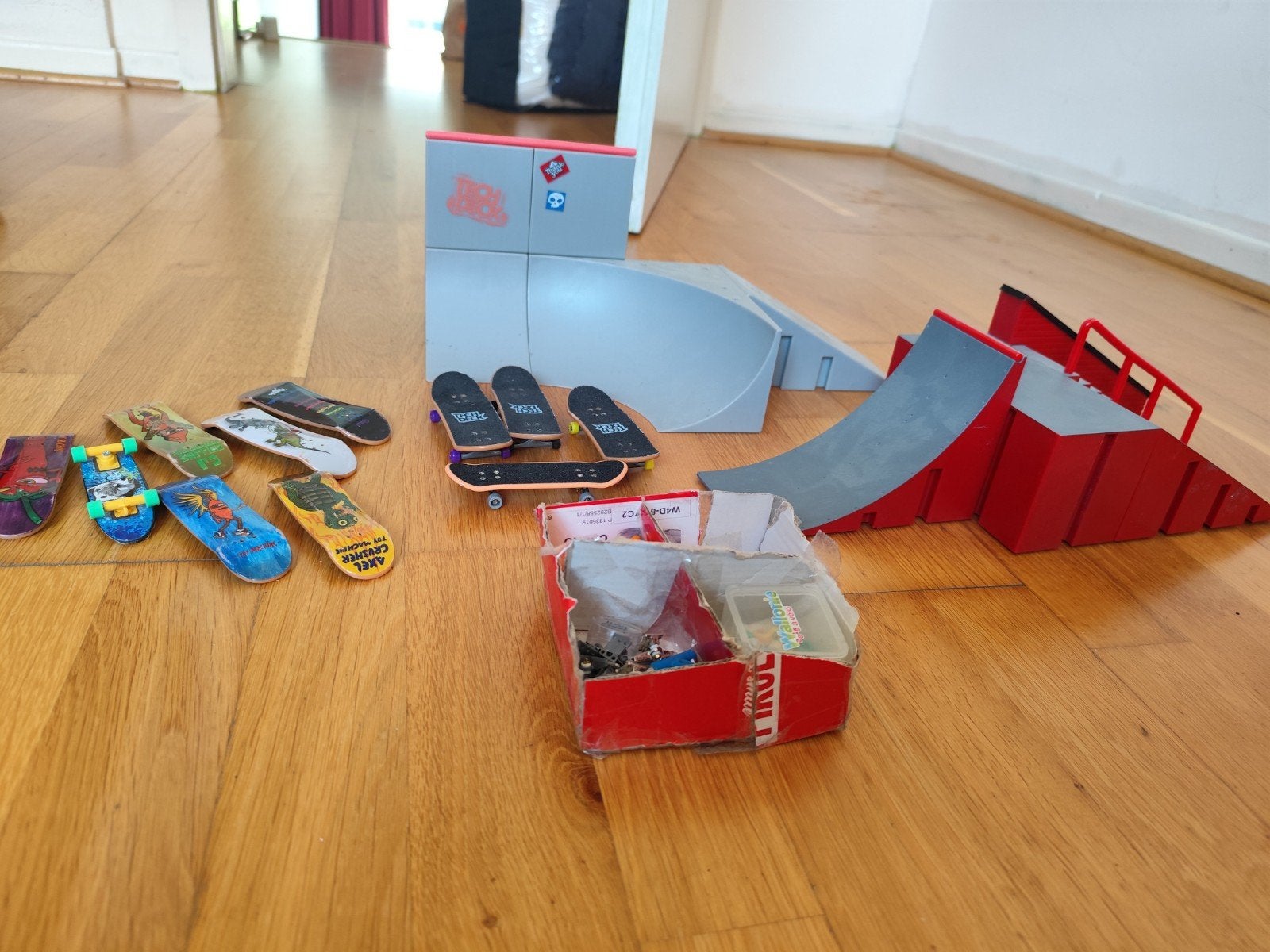 Mini skatepark et fingerskates, Enlèvement