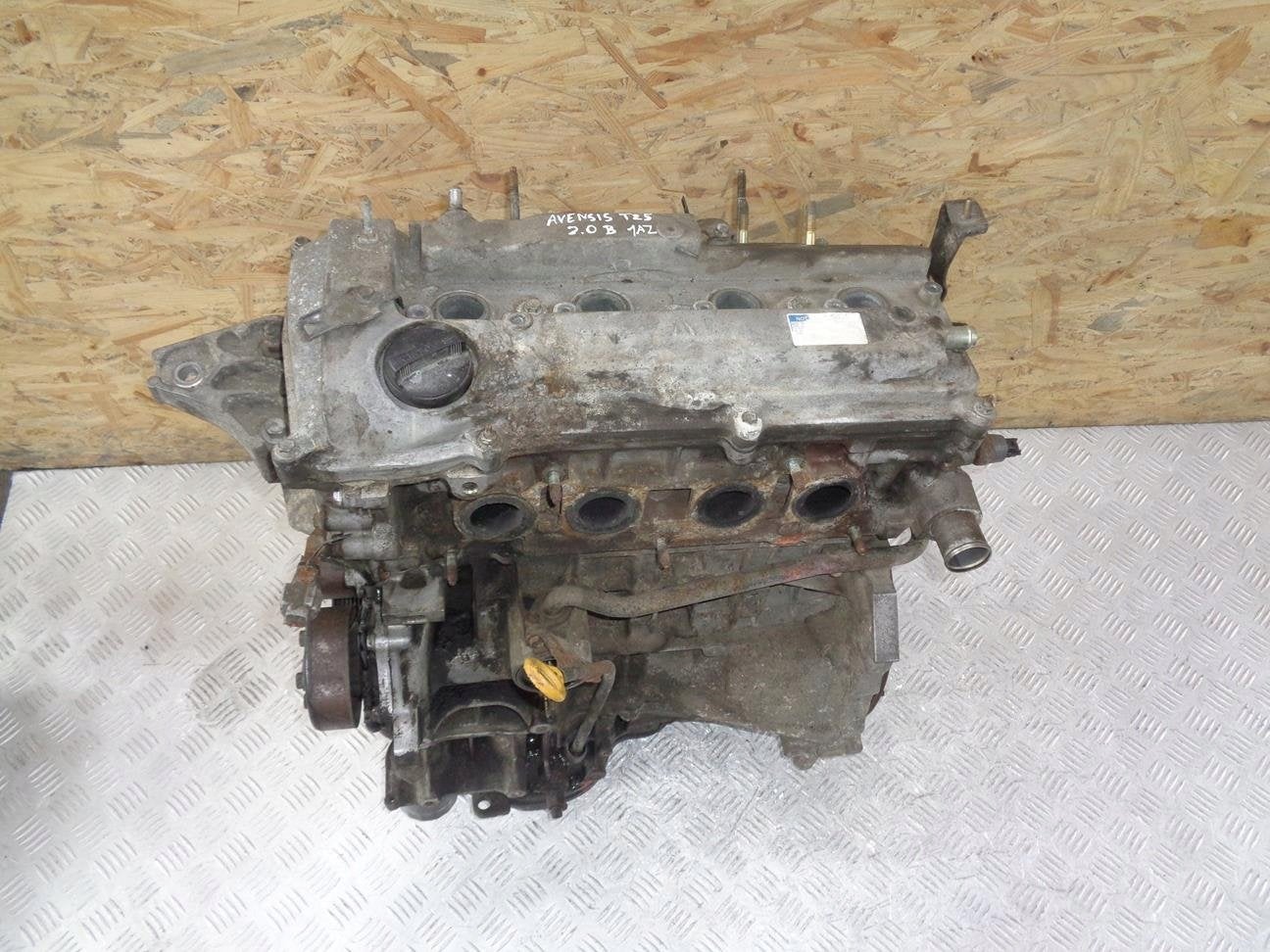 Moteur 1AZFE Nu TOYOTA AVENSIS, Envoi, Utilisé, Daihatsu