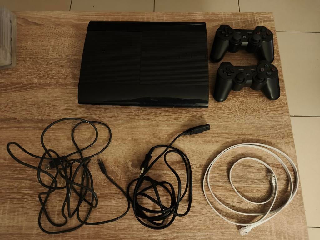Playstation 3 Slim incl 3 controllers en 27 games, Games en Spelcomputers, Met games, Met 2 controllers, Zo goed als nieuw, Slim