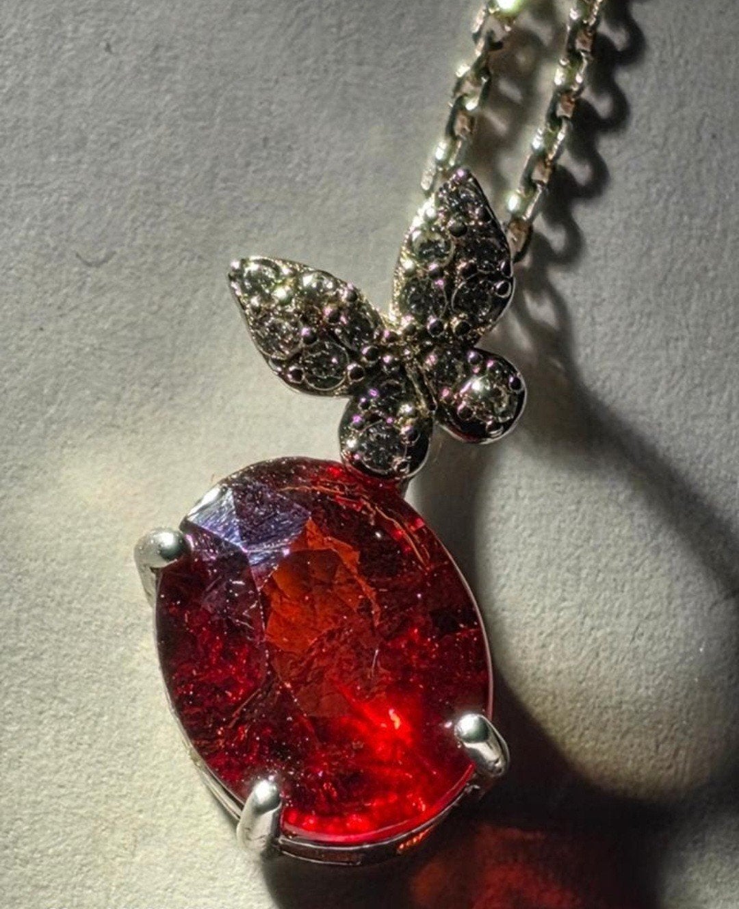 Sterling zilveren hanger met spessartiet granaat, Ophalen, Nieuw, Met edelsteen, Rood