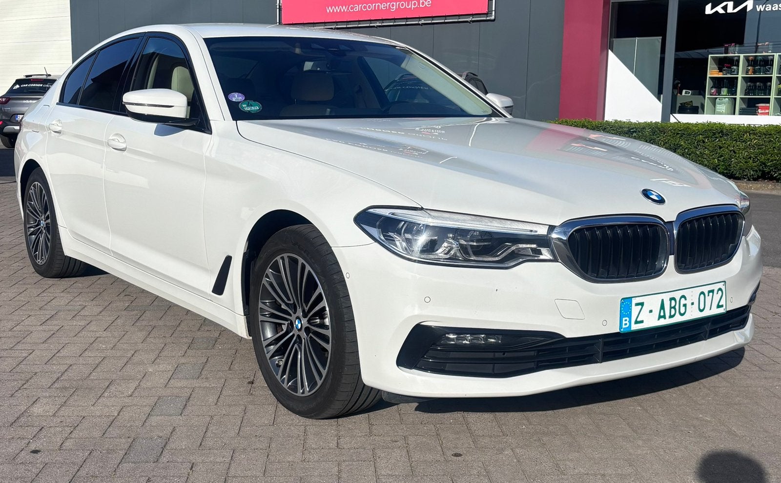 BMW 530e plug in hybride 2019, Auto's, BMW, Automaat, Achterwielaandrijving, Wit, Leder