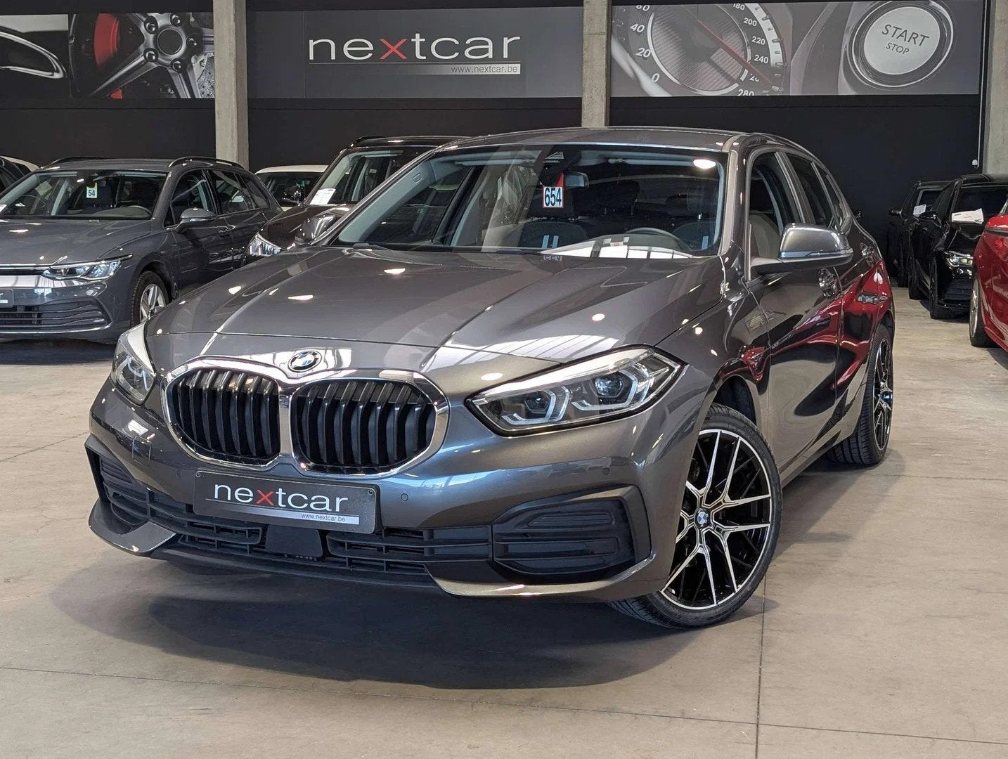 BMW 1 Serie 116 d Hatch *SIEGES SPORT-FULL LED-NAVI-PARKING*, Autos : Divers, Argent ou Gris, BMW, Boîte manuelle, 1496 cm³