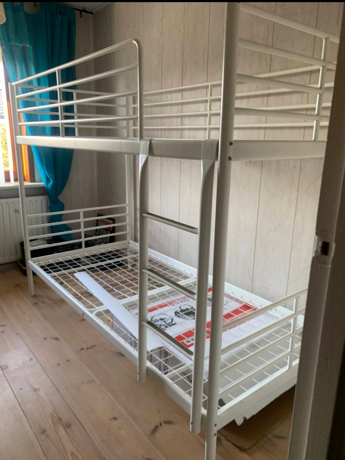 Stevig wit metalen stapelbed, Ophalen