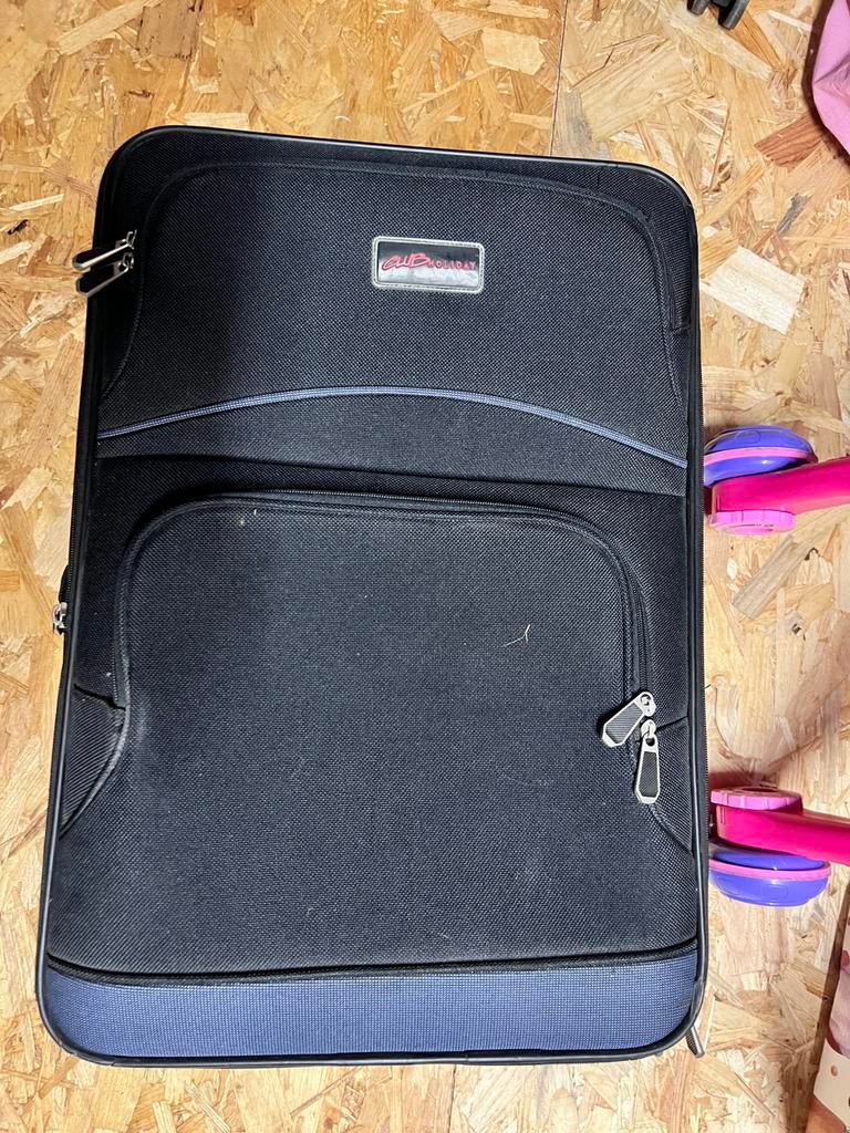 Petite valise, Enlèvement, Comme neuf, Autres matériaux, Roulettes