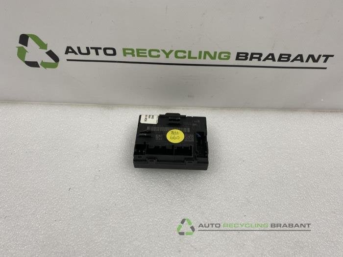 Module verrouillage central des portes d'un Volkswagen Golf, Autos : Pièces & Accessoires, -, 3 mois de garantie, Utilisé, -