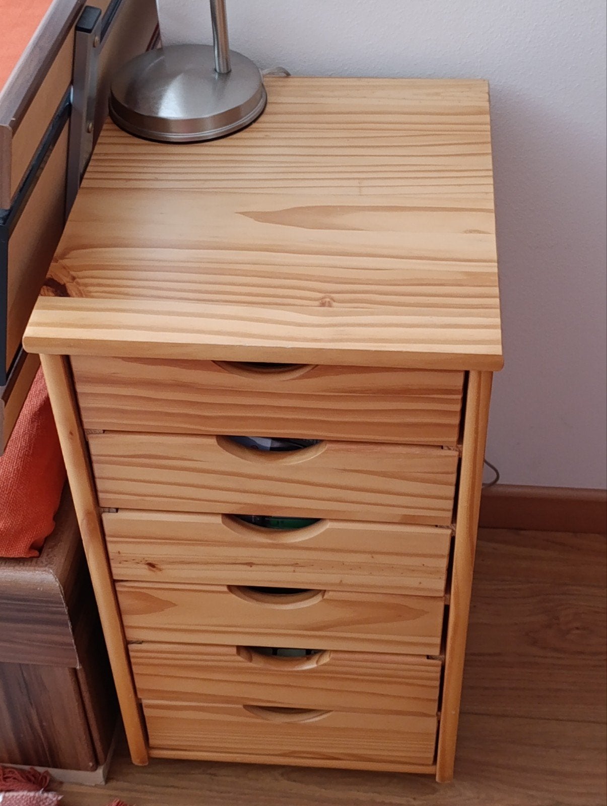 Table de chevet ou petit meuble sous bureau, Enlèvement