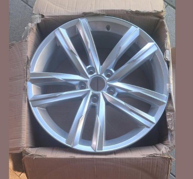 5x112 nieuw velg 1 stuk orgineel vw velg, Ophalen, Zo goed als nieuw