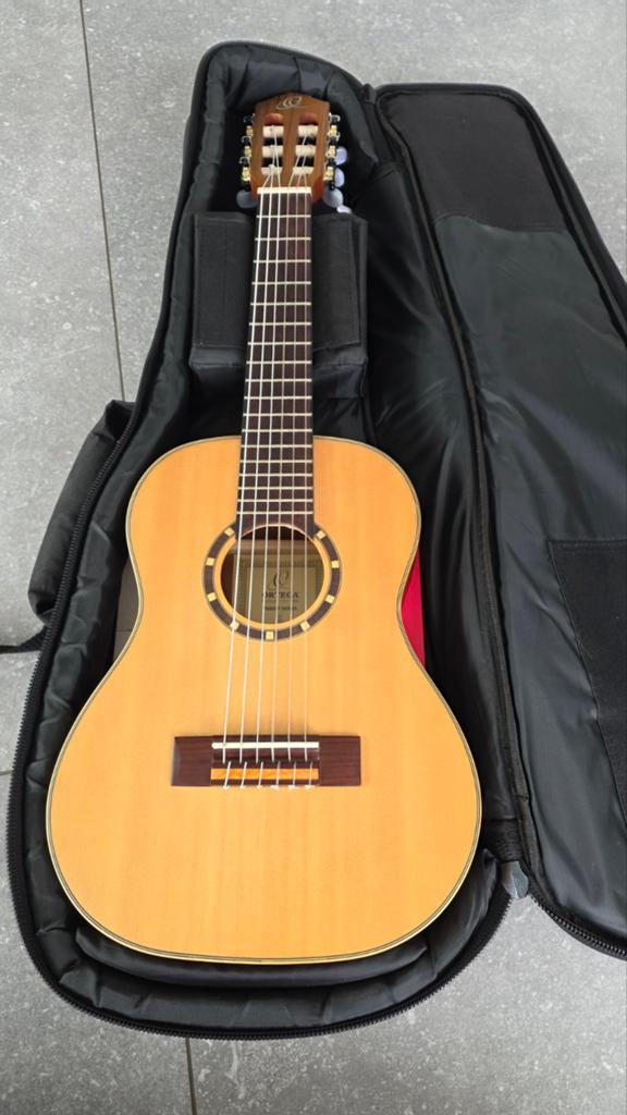 Guitare Ortega Classique 1/4
 avec housse et accordeur, Musique & Instruments, Enlèvement, Comme neuf, Guitare classique ou espagnole