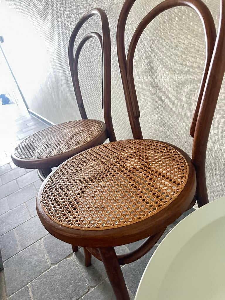 Twee vintage THONET stoelen, bentwood/webbing, GEMERKT, Antiek en Kunst, Ophalen