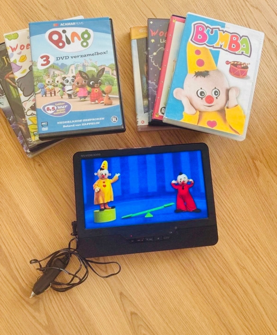 Draagbare DVD-speler (auto) + 8 DVD’s - voor peuters/kleuter, Draagbaar, Ophalen of Verzenden, Zo goed als nieuw, Overige merken