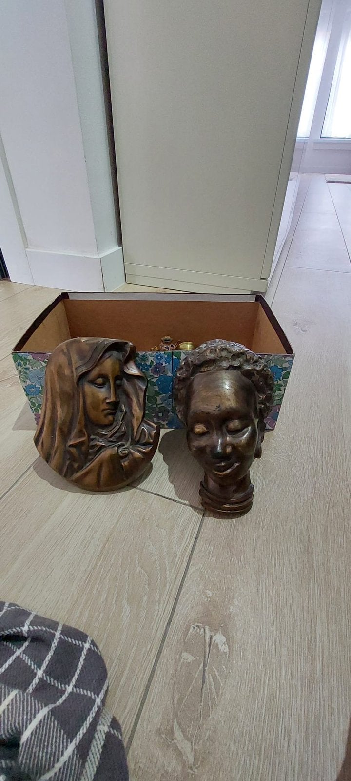 Antieke zware koperen wandmaskers / wandsculpturen (, Enlèvement ou Envoi