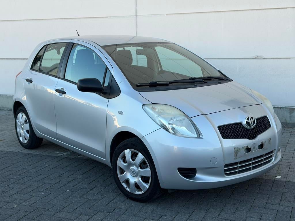 Toyota Yaris 1.0i* benzine perfecte stadswagen 1ste eigenaar, Bedrijf, Handgeschakeld, Yaris, Zilver of Grijs