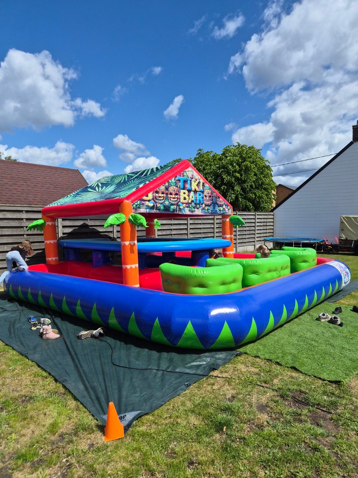 Tikibar -poolbar - mobiele toog met water TE HUUR, Hobby en Vrije tijd, Feestartikelen | Verhuur, Verzenden