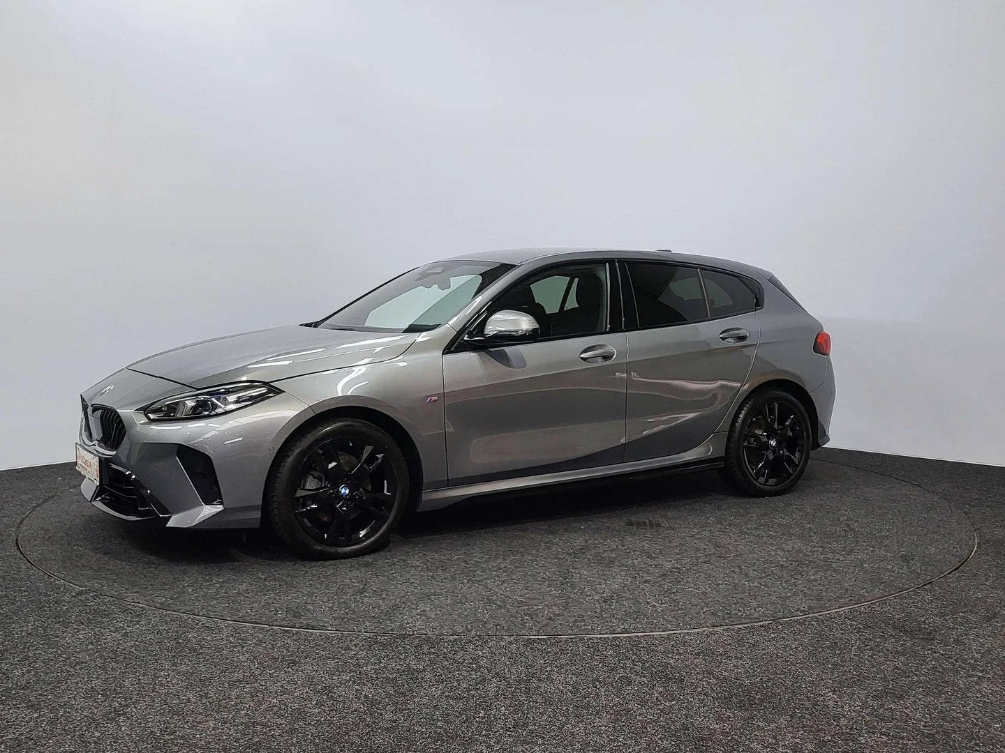 BMW 1 Serie 118 dA | M Pack | 2025 | 20.058 km | Automaat |, Argent ou Gris, Achat, Phares entièrement LED, 110 kW