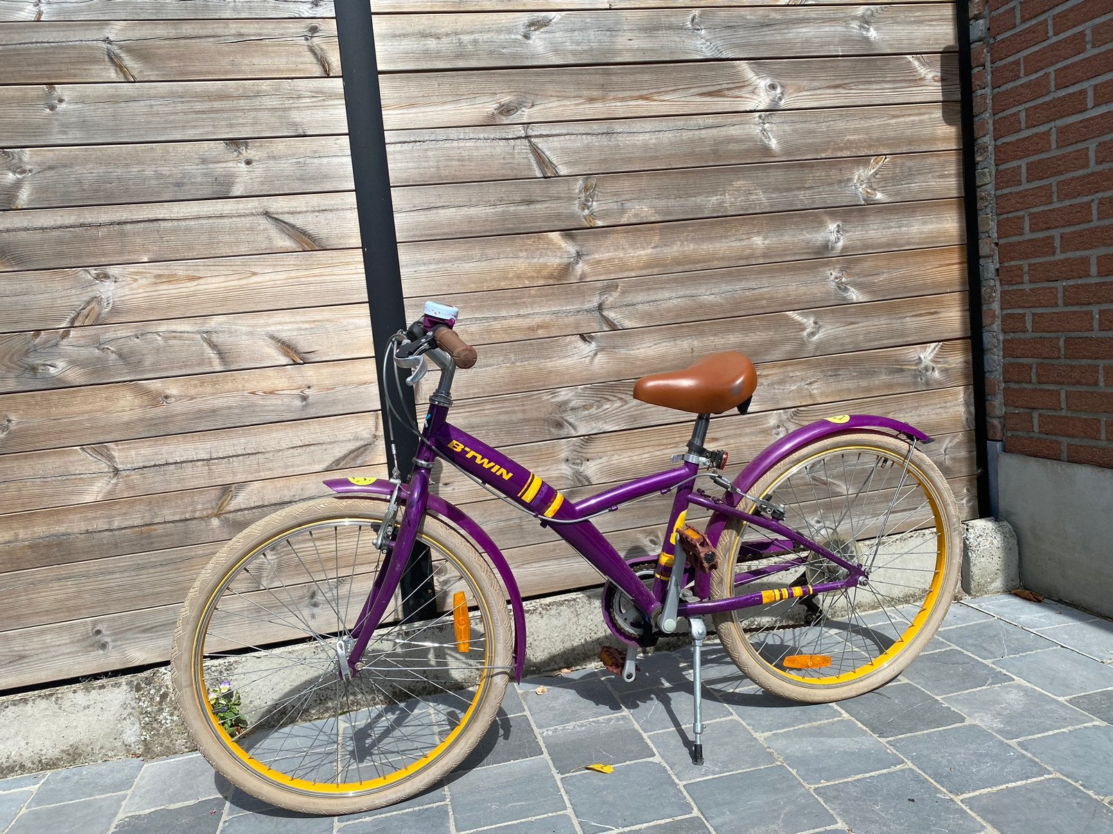 Kinderfiets B’Twin transporter 24 inch, paars/geel, Ophalen, Zo goed als nieuw, 24 inch