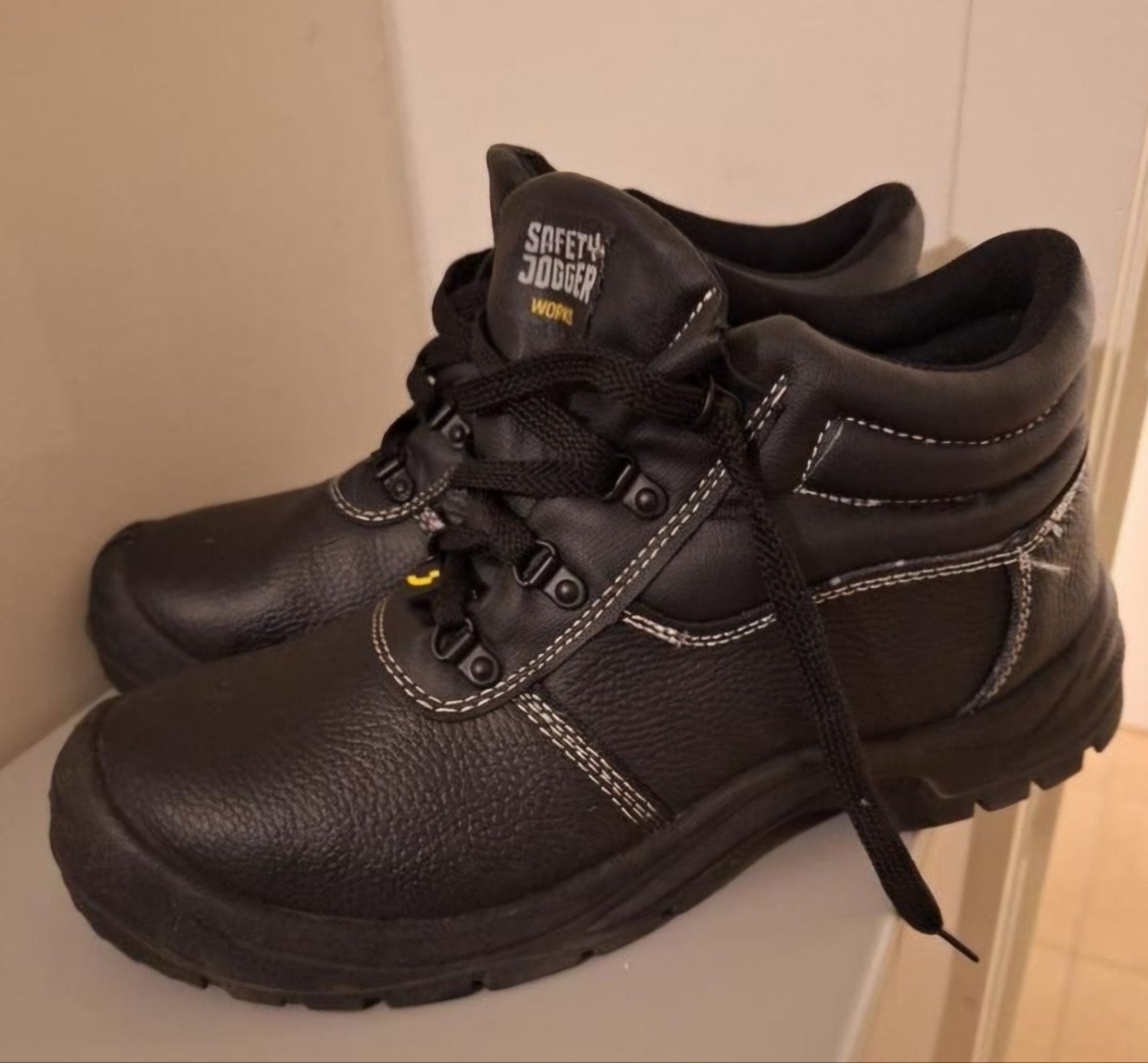 Veiligheidsschoenen Safety Jogger, Ophalen
