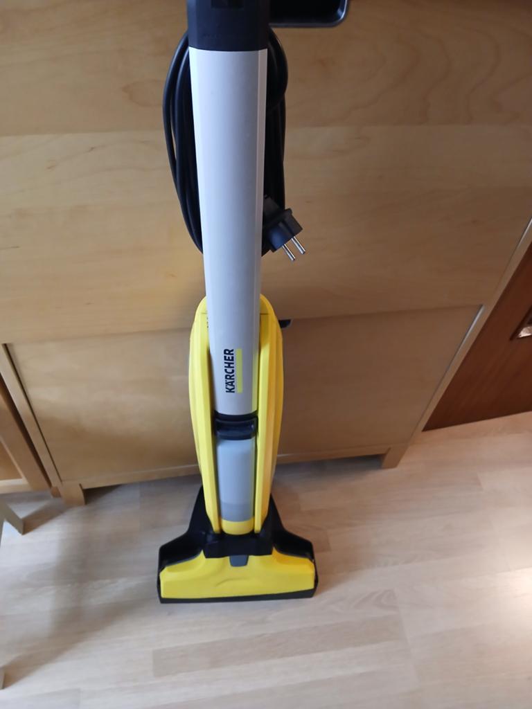 Karcher dweil en stofzuiger met nieuwe rollen, Ophalen