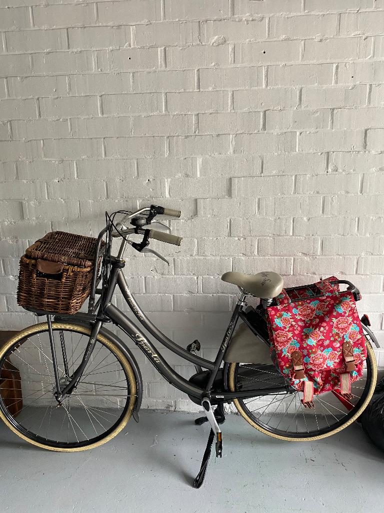 Damesfiets, Fietsen en Brommers, Ophalen, Zo goed als nieuw, Sparta