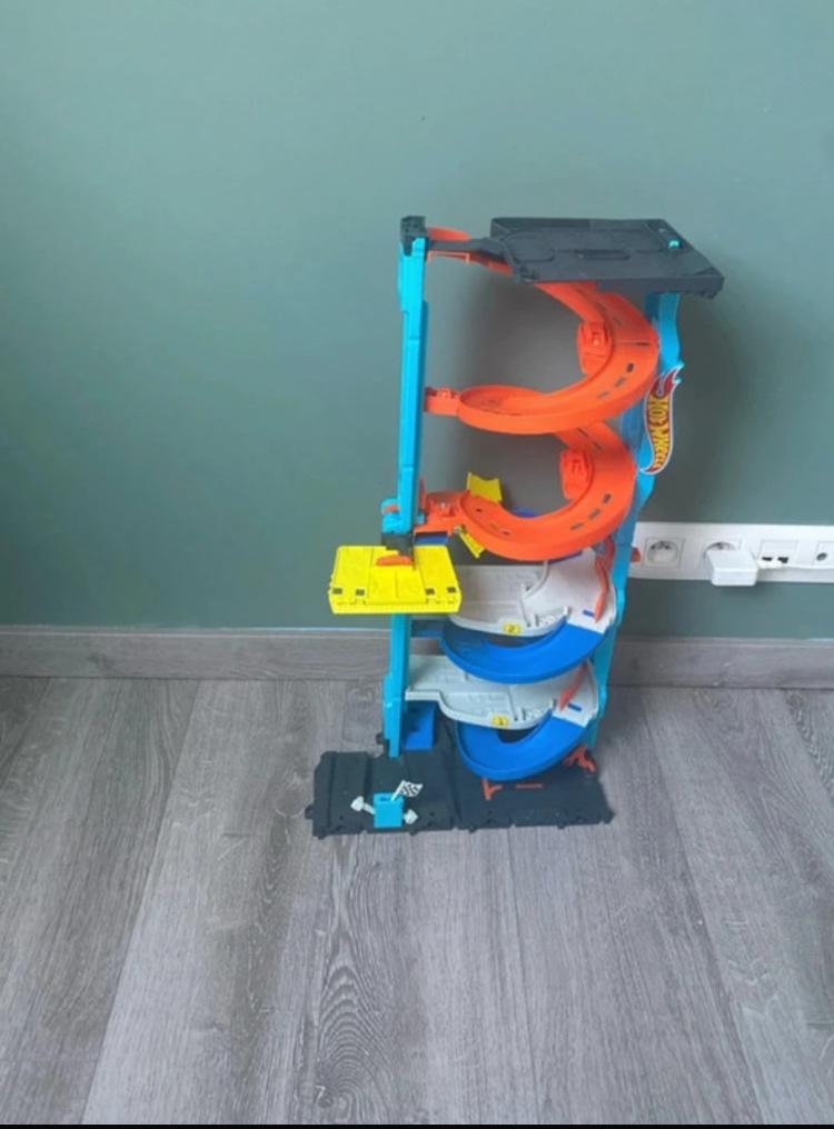 Hot wheels City Transformeerbare toren 2 in 1, Ophalen, Racebaan, Zo goed als nieuw, Hot Wheels