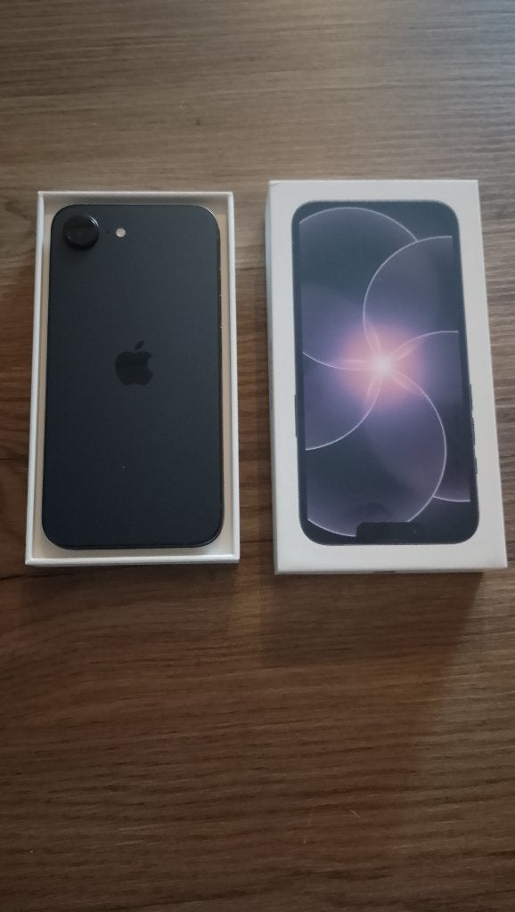 iPhone 17e 256 Go, Enlèvement, 100 %, Noir, Neuf