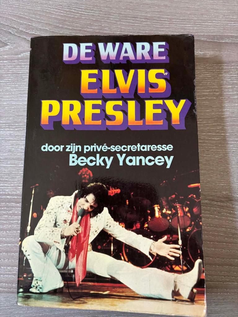 Elvis boekDe ware Elvis presley,door zijn prive secretaresse, Boeken, Muziek, Ophalen of Verzenden, Gelezen, Artiest
