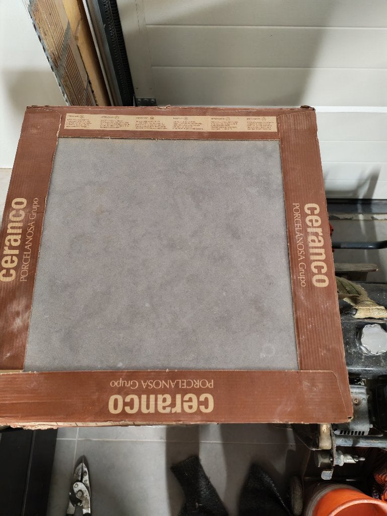 Lot de carreaux de sol Porcelanosa, Neuf, Carrelage de sol, Céramique, Enlèvement