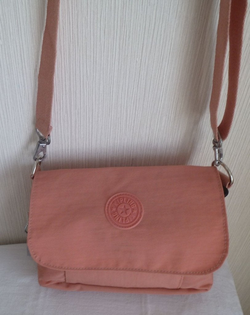Kipling kleine roze bandtas + metalen robotaap, Ophalen of Verzenden, Gebruikt, Roze, Kipling