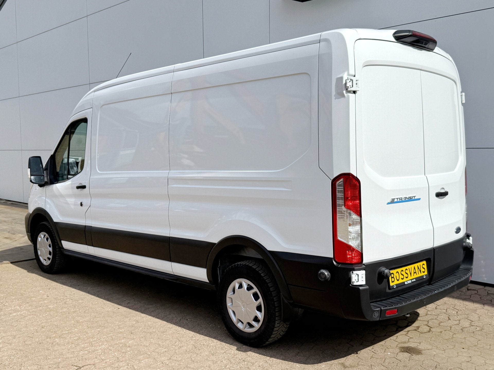 Ford E-Transit 68kWh 184PK L3H2 317km WLTP 96,2% (SOH) BEV S, Achat, 135 kW, Entreprise, 3 places
