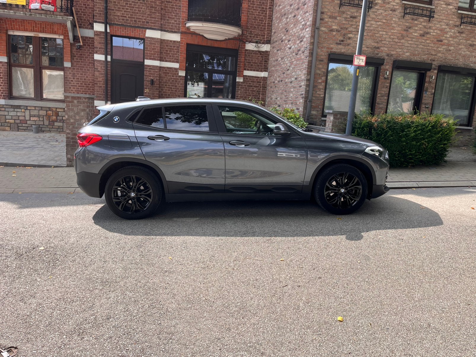 Bmw X2 SDRIVE 18I automaat in nieuwe staat. ., Dealer onderhouden, X2, Leder, Elektronische parkeerrem