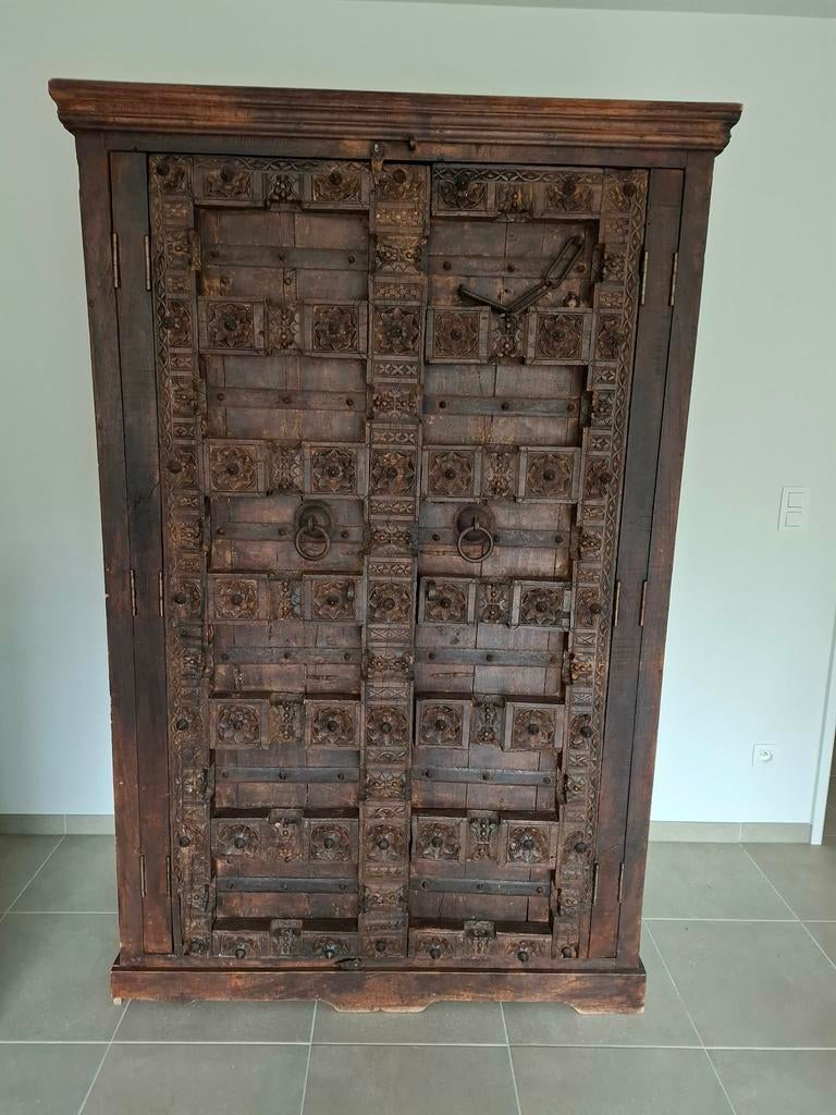Prachtige antieke kast uit teak met unieke Indische deuren, Ophalen