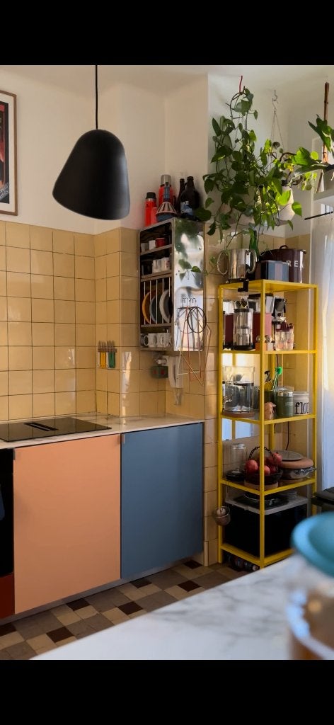 VITTSJÖ Stellingskast GEEL! beperkte oplage, Huis en Inrichting, Ophalen, Zo goed als nieuw