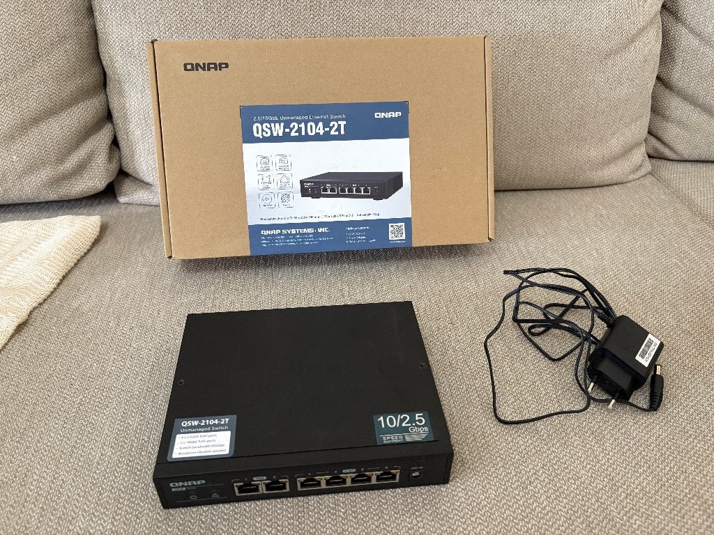 QNAP QSW-2104-2T 10GbE / 2.5GbE Switch – Zo goed als nieuw, Ophalen of Verzenden, Zo goed als nieuw