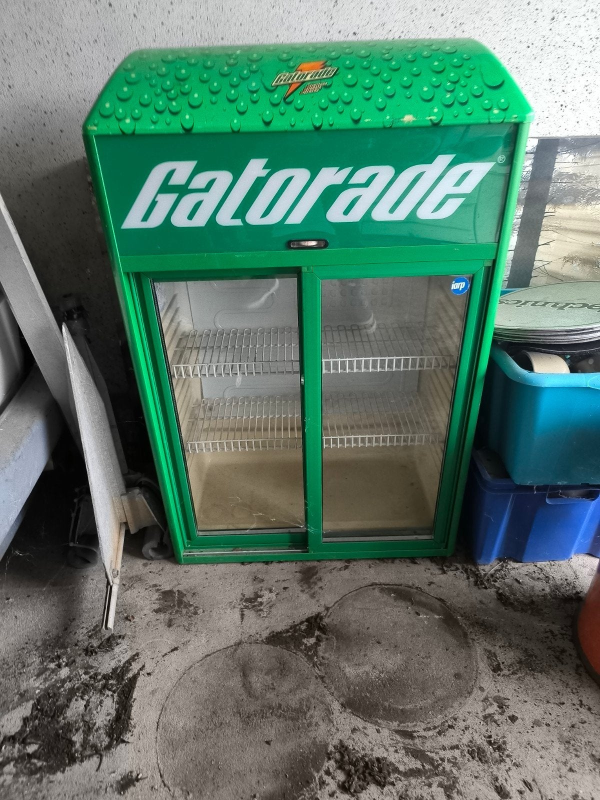 frigo Gatorade, Elektronische apparatuur, Ophalen