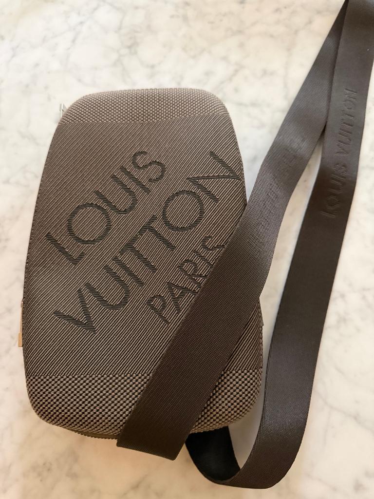 Sac à bandoulière Louis Vuitton, Enlèvement, Utilisé, Gris, Cuir