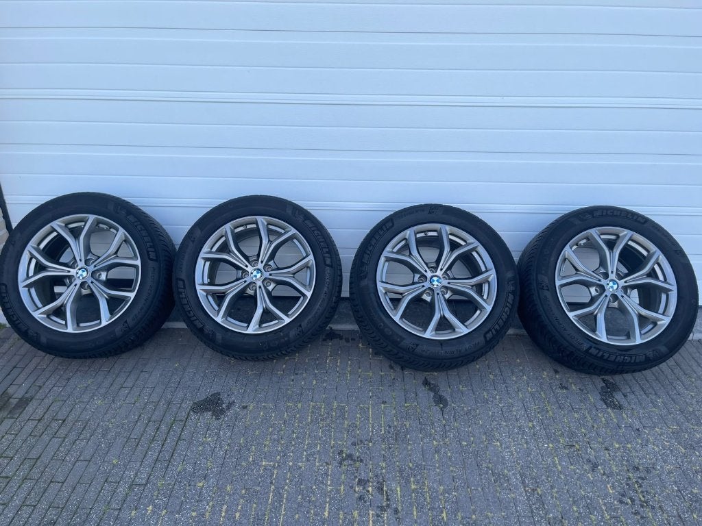 Verkoop complete set voor BMW X5 (G05) /X6 (G06), Winterbanden, Band(en), Ophalen, 19 inch