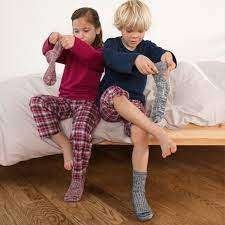 CHERCHE Chaussettes pour enfants, Contacts & Messages, Appels Sport, Hobby & Loisirs