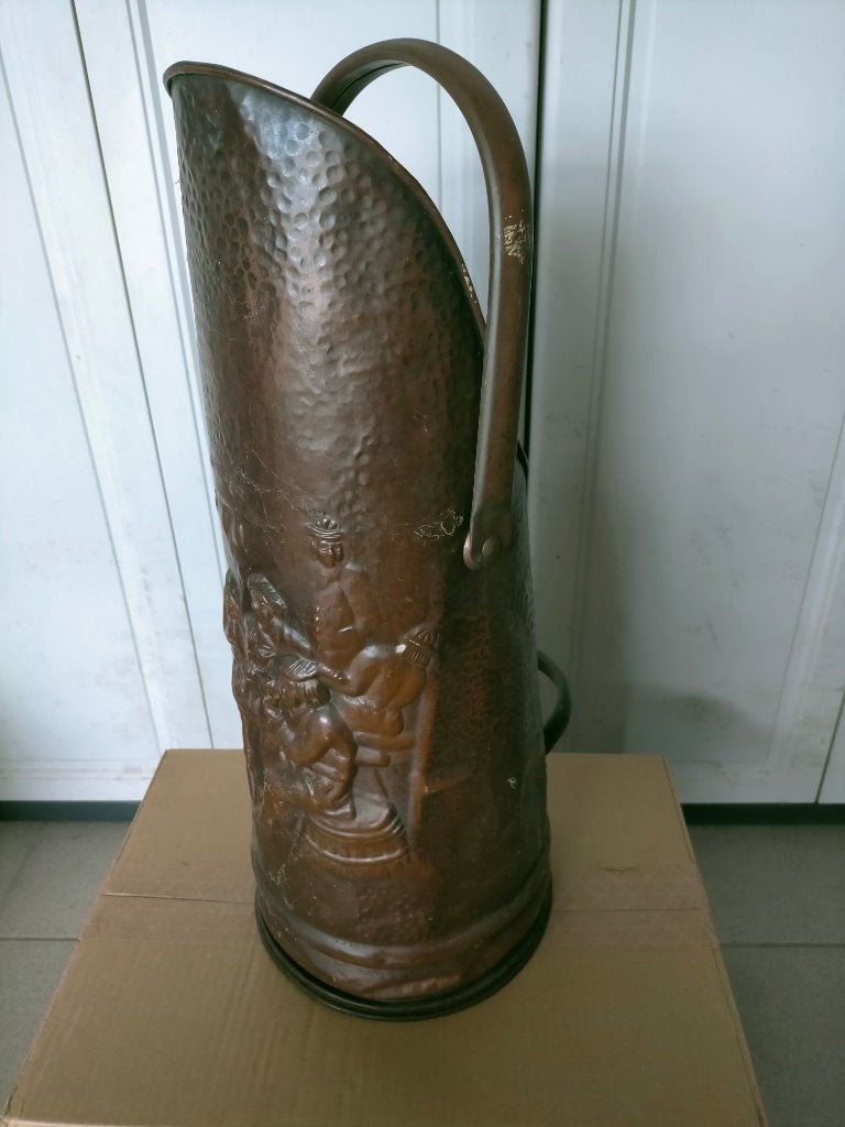 Ancien seau à charbon en cuivre martelé., Enlèvement, Cuivre