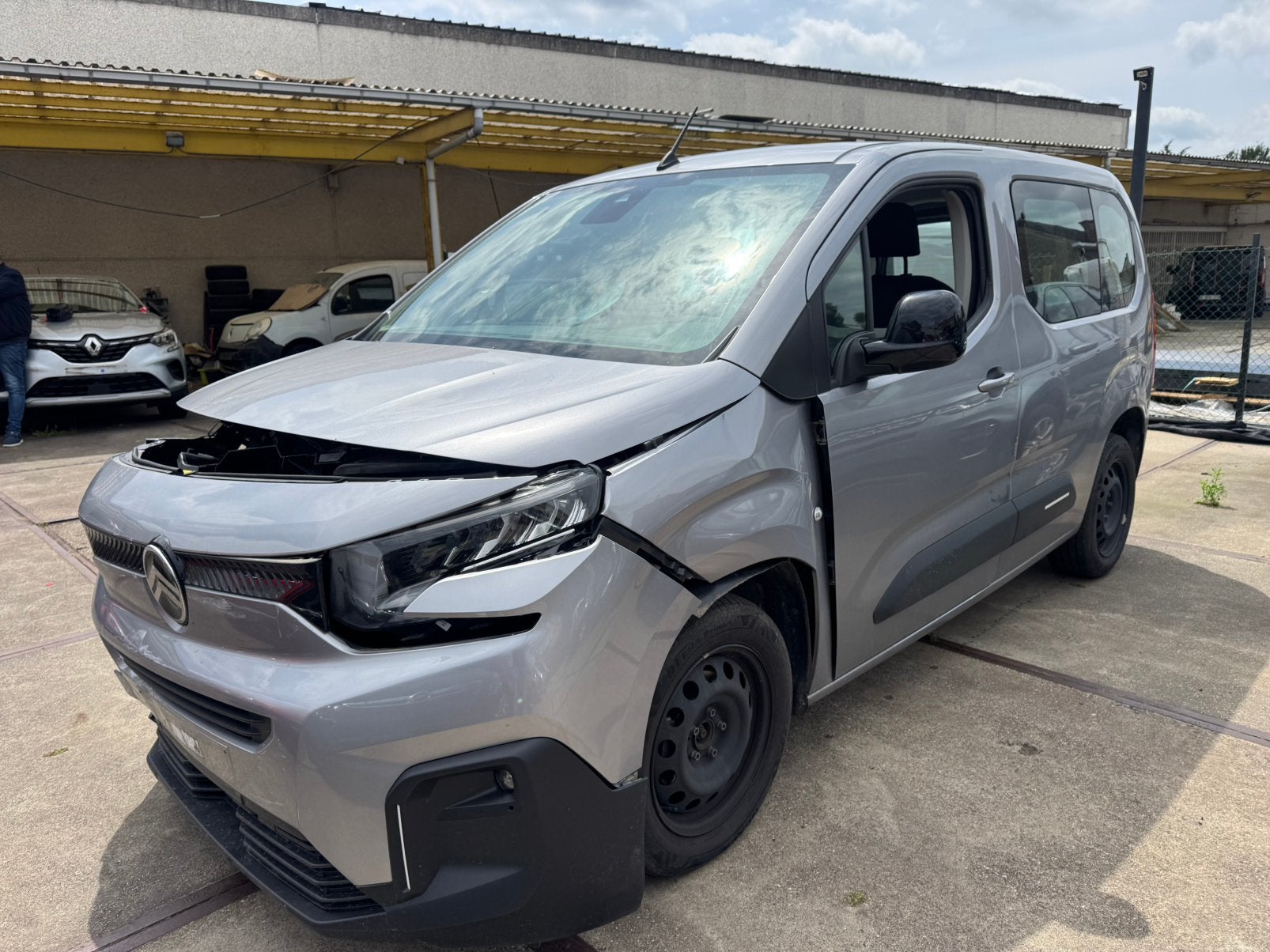 Citroen Berlingo PureTech 110 1.2 Plus // 2024 // 19.000 km, Argent ou Gris, Achat, Entreprise, Boîte manuelle