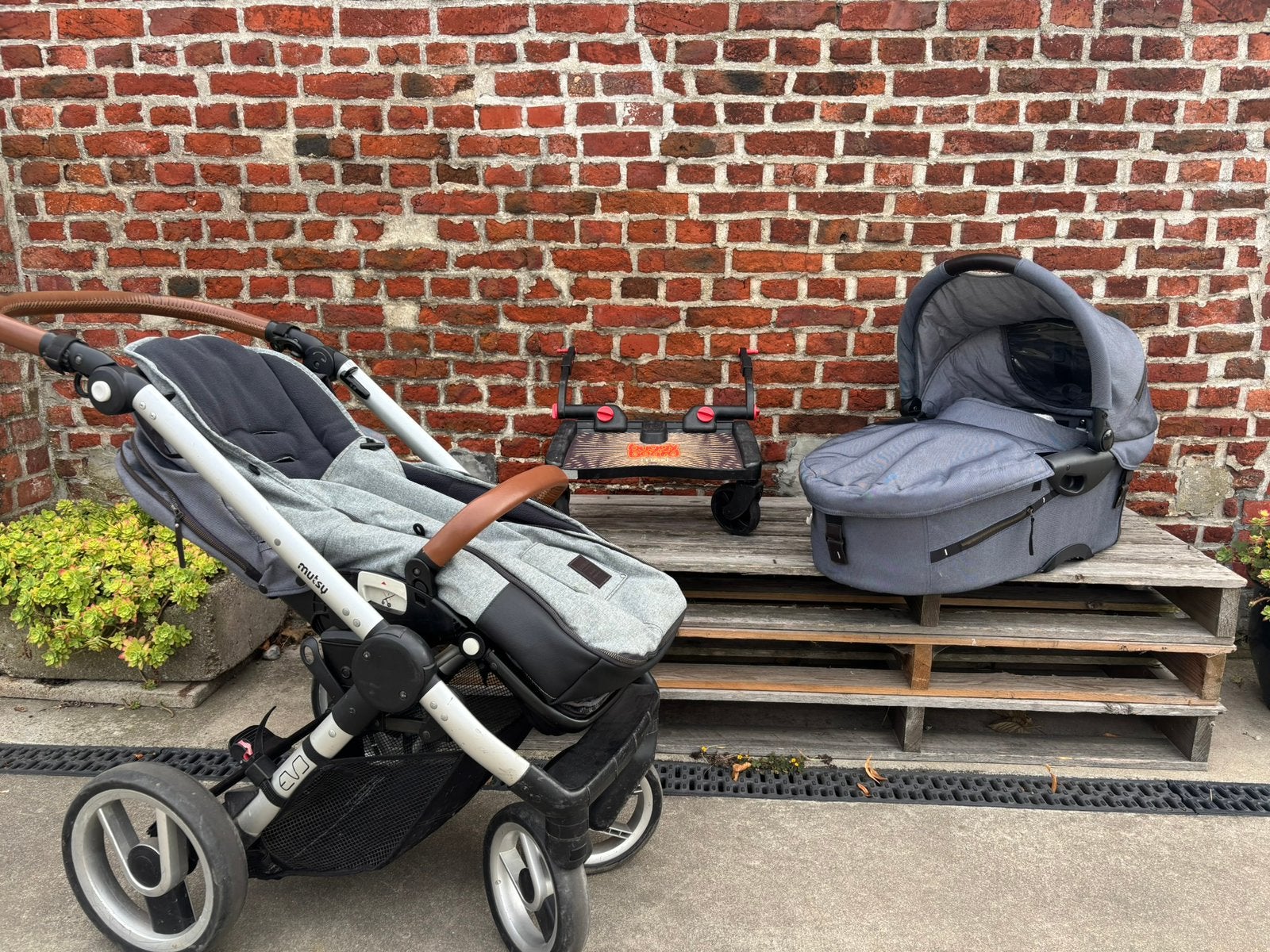 Mutsy Evo buggy, draagmand, voetenzak, buggyboard, Ophalen, Gebruikt, Combiwagen, Mutsy