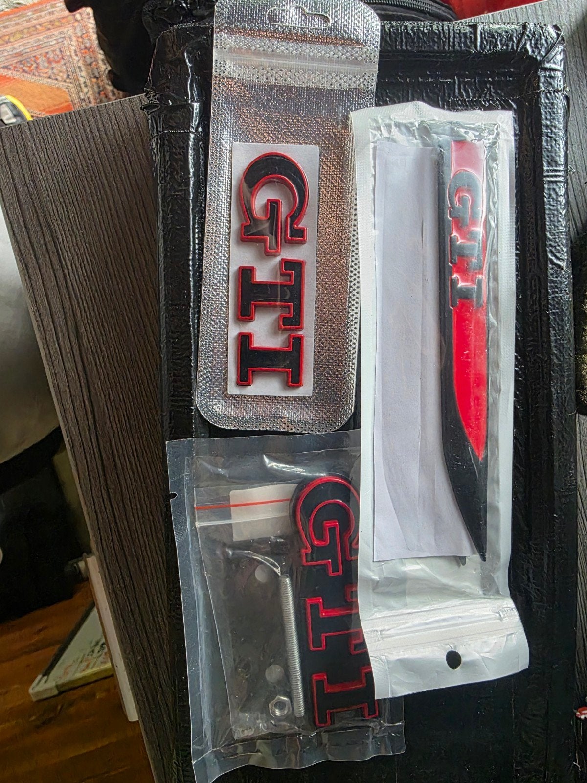 zwart rode GTI emblemen, Ophalen of Verzenden, Nieuw, Volkswagen