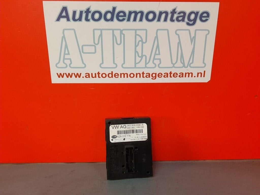 COMPUTER BODY CONTROL Skoda Superb Combi (3TAC / TAF), Gebruikt, Info@skoda-auto.de, Skoda, Max-Planck-Straße  3-5
64331  Weiterstadt, DE