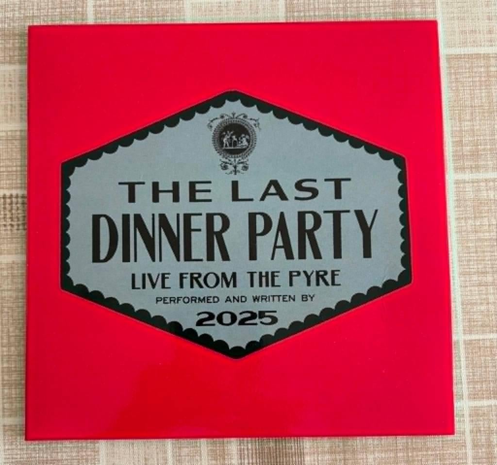 The Last Dinner Party - The Scythe / Second Best (SV), 7 inch, Ophalen of Verzenden, Zo goed als nieuw, Colored vinyl