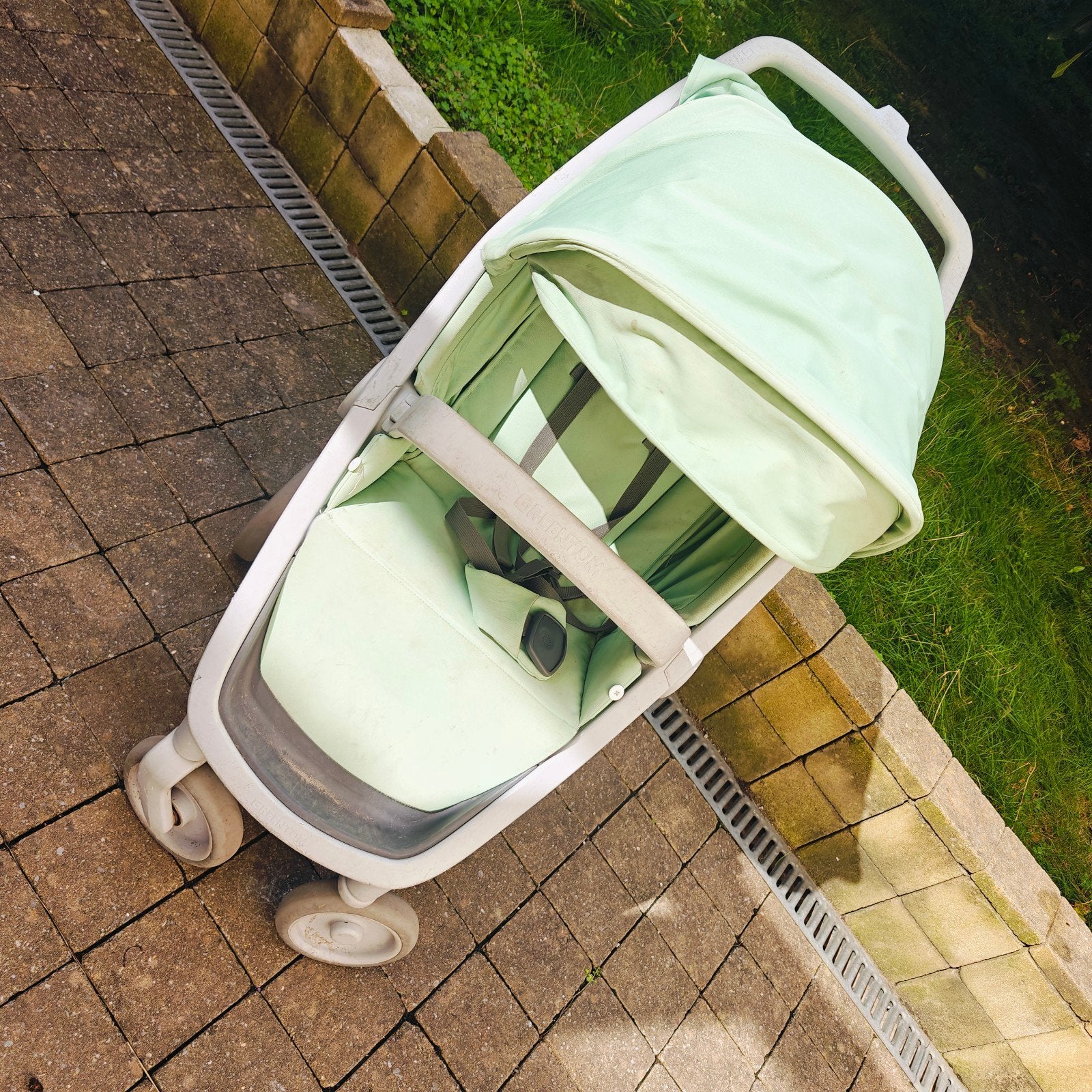 greentom vert mint + carrycot sunflower + accessories, Enlèvement, Comme neuf, Poussette combi, Autres marques