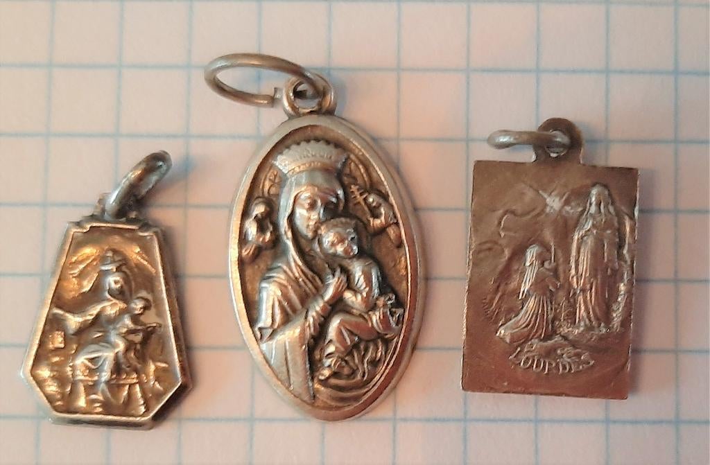 Te koop: Oude scapuliers., Enlèvement