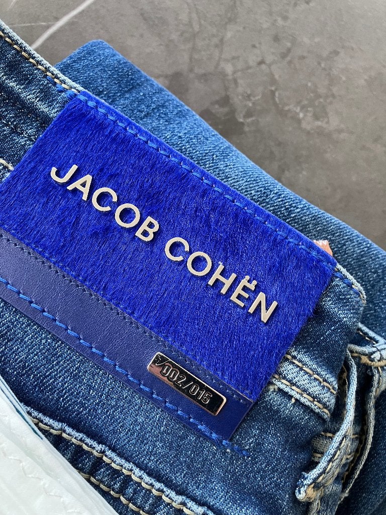Jacob Cohen jeans Nieuw mt34, Kleding | Heren, Verzenden, Nieuw, Blauw, W33 - W34 (confectie 48/50)