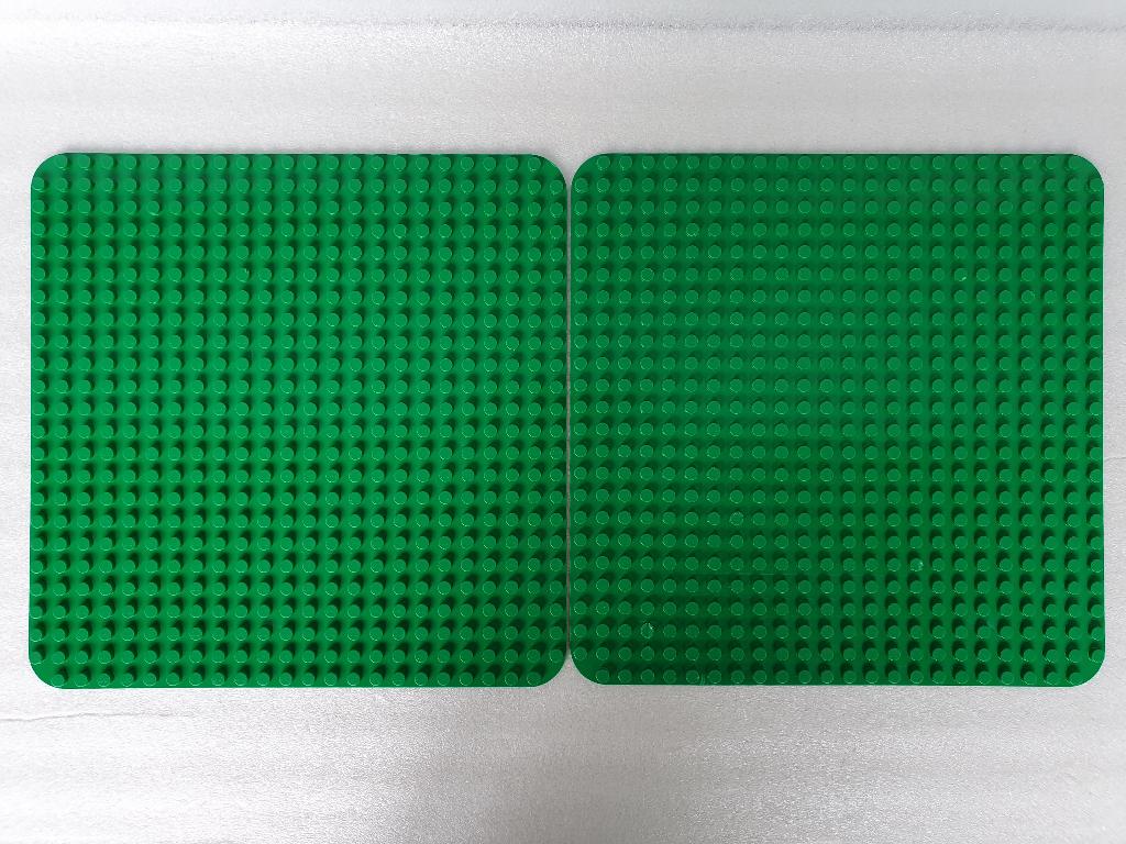 2 groene Lego Duplo grondplaten 22x22, Ophalen of Verzenden, Gebruikt, Grondplaat, Duplo