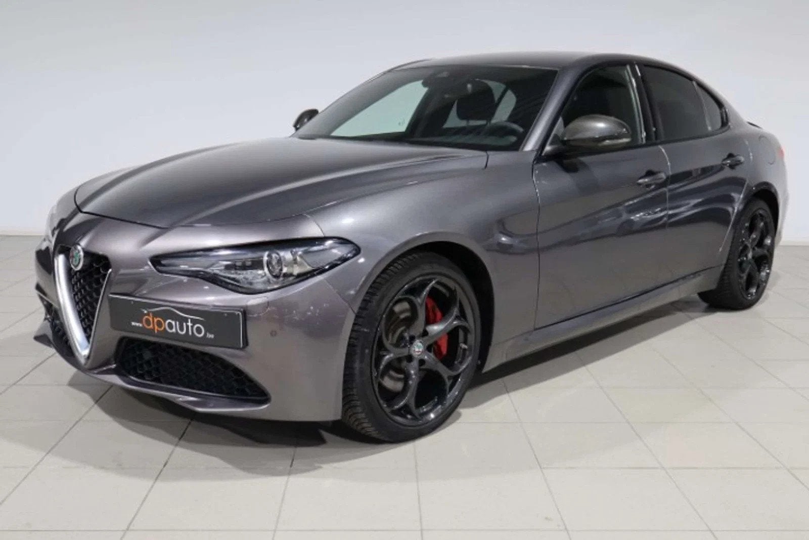 Alfa Romeo Giulia Giulia 2.0 T Q2 (bj 2019, automaat), Auto's, Automaat, 4 deurs, 4 cilinders, Bruin