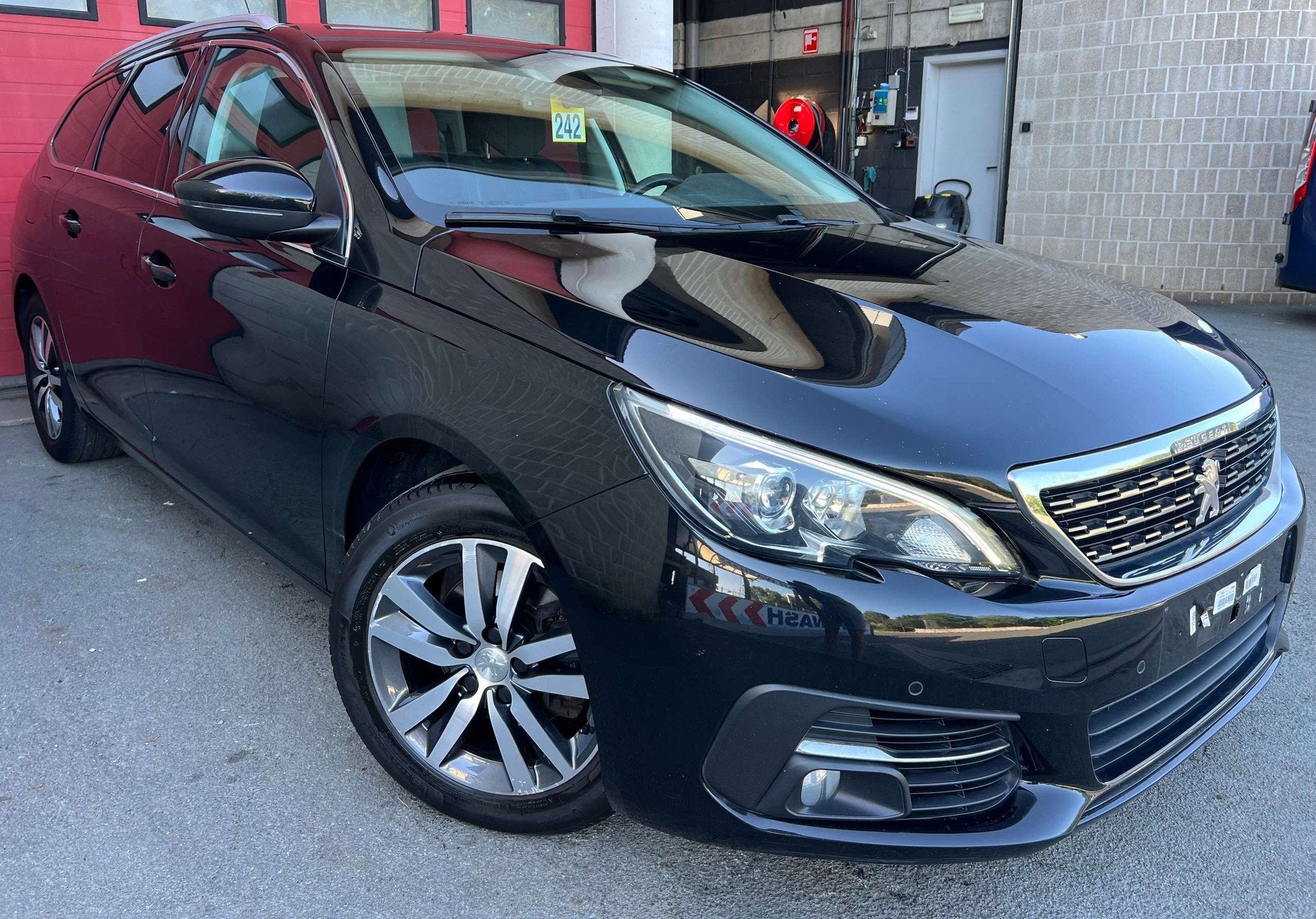 Peugeot 308 SW 1.5 BlueHDi Allure + NAVI + CAR-PASS + PANO, Achat, Euro 6, Entreprise, Boîte manuelle